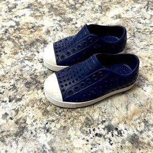 Native Brand Kids shoes Size 7 Navy